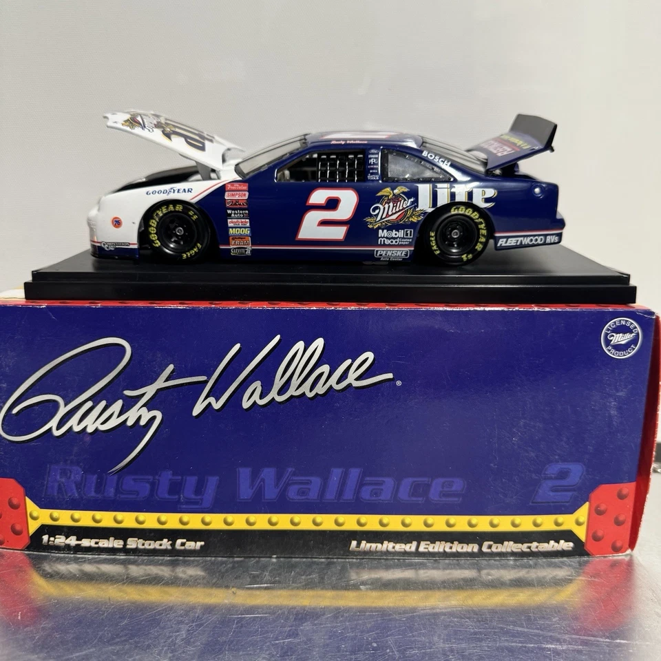 Rusty Wallace #2 Miller Lite 1997 Thunderbird масштаб 1:24 Action W249701025 - Изображение 3 из 4