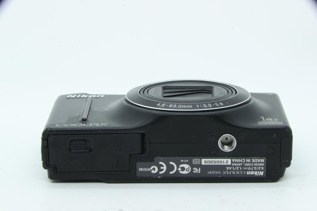 Nikon COOLPIX S8200 Black Digital Camera 16.1MP 14x Optical Nikon COOLPIX S8200 Black Digital Camera 16.1MP 14x Optical