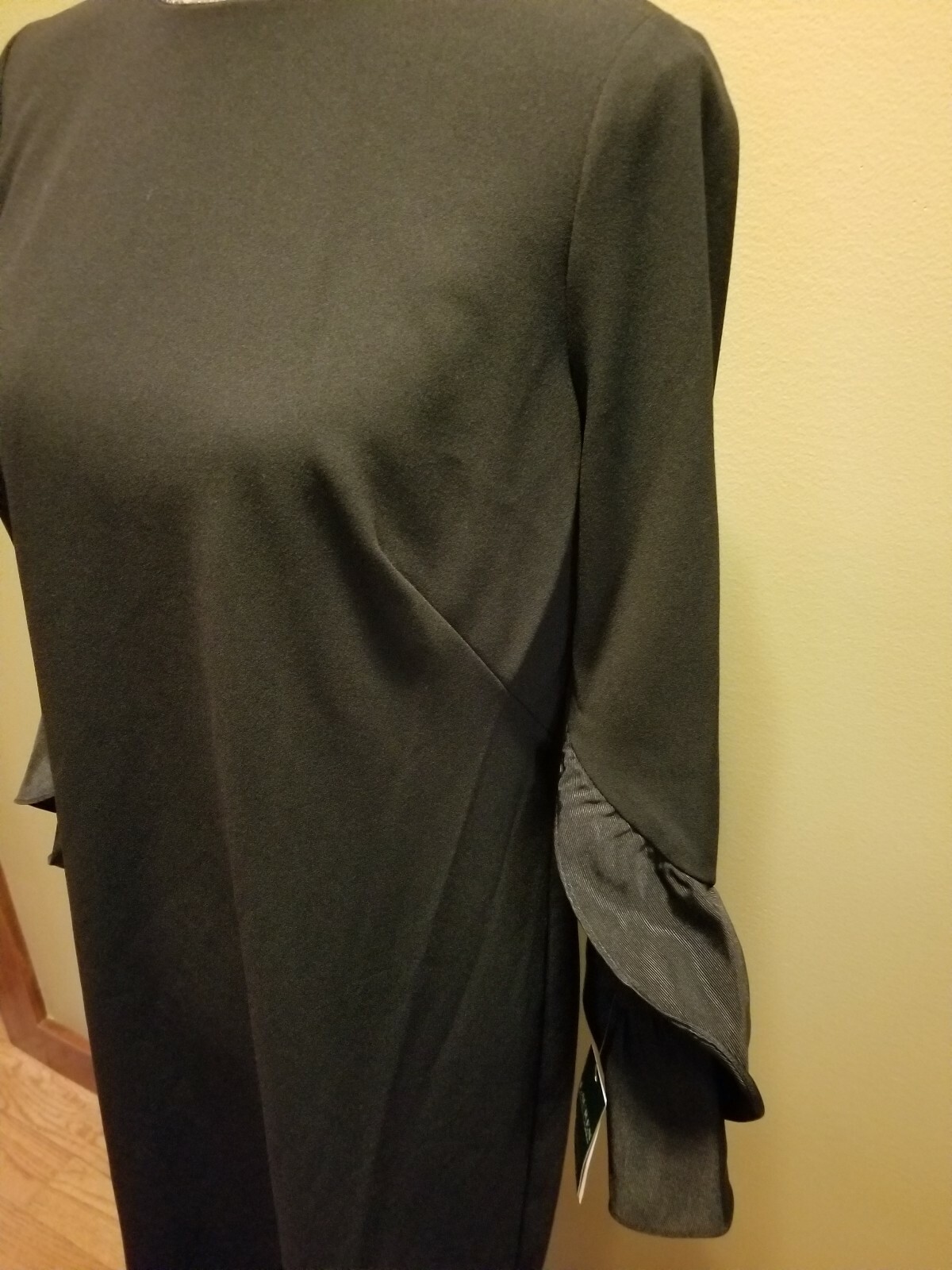 Picture 4 of 12
