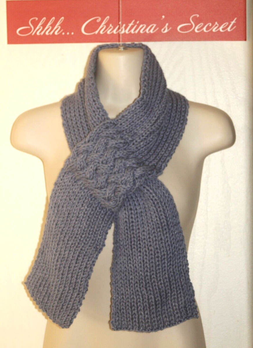 NWT HANDMADE Hand Knit Hat Scarf 2 Pc Set Denim Blue Keyhole 