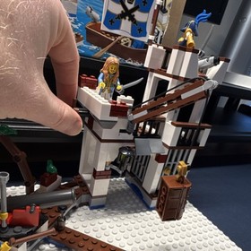 LEGO Pirates Soldiers Fort 70412 Complete Set Box Manual Minifigures 234 Pieces