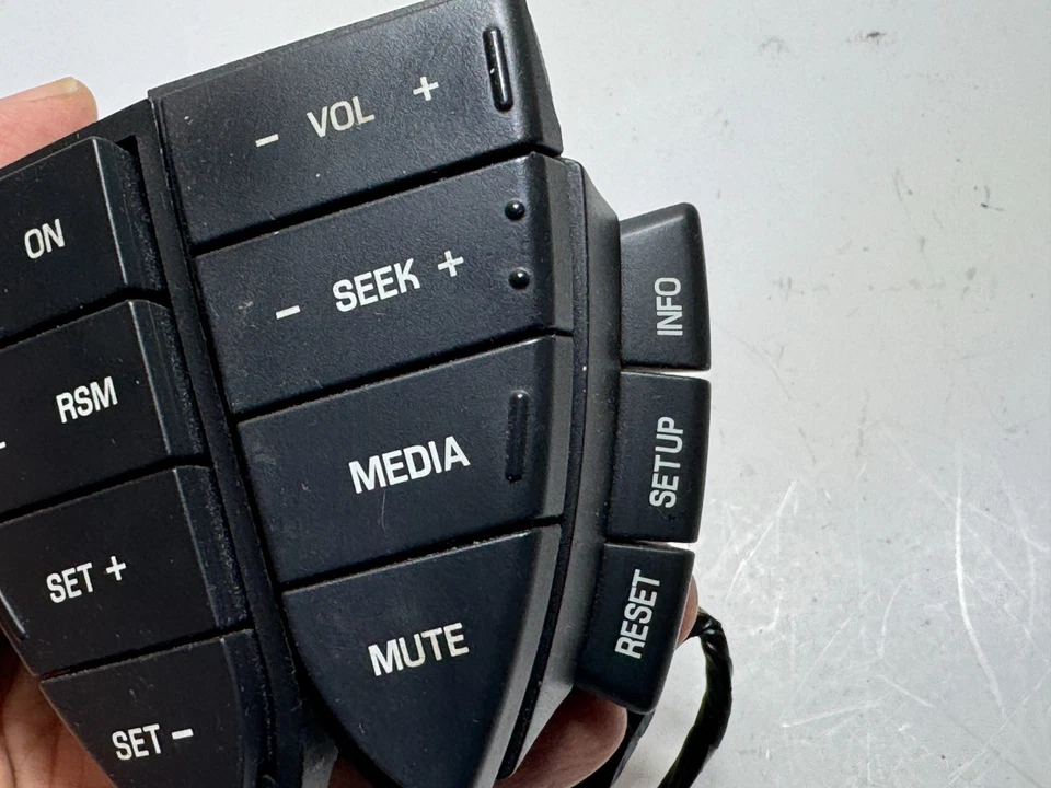 Interruptor de control de crucero Mercury Sable 2008-2009 OEM Foto 2 de 4