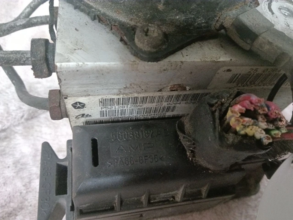 Jeep Grand Cherokee ABS Brake Control Module w/Pump Anti-Lock 1999 2000 2001 - Image 2 of 4