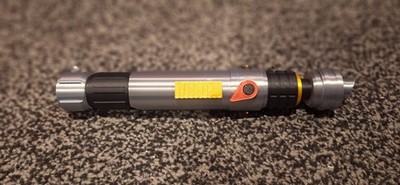 3D-gedrucktes Ezra Bridger Lichtschwert Griff V2, Full Scale Prop.
