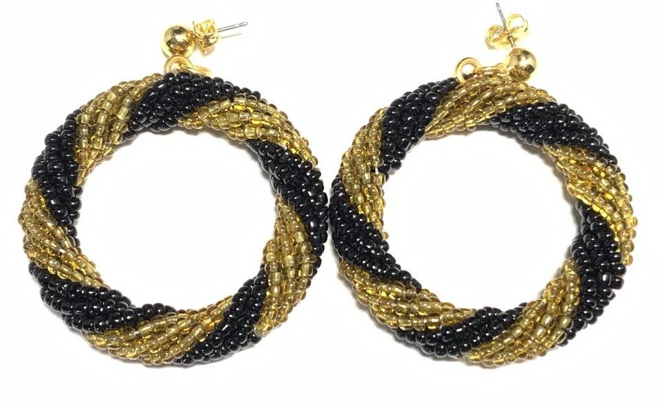 Pendientes de vidrio de invierno Avon con postes de acero quirúrgico dorado y negro nuevos en caja KJ103 Foto 2 de 4