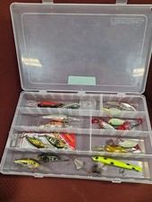 16 Fishing Lure Plugs Lot Assorted With Box 