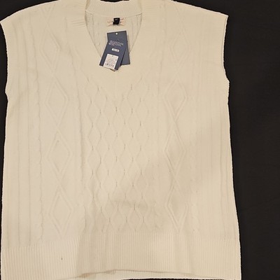 Universal Thread Women's Ivory Cable-Knit Sleeveless V-Neck Pullover Sweater S