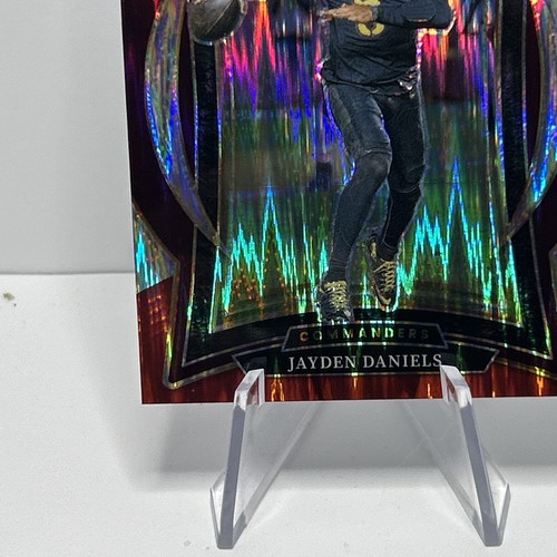 2024 Panini Select Jayden Daniels Concourse Level Black & Red Shock Prizm RC #26 - Foto 5 di 10