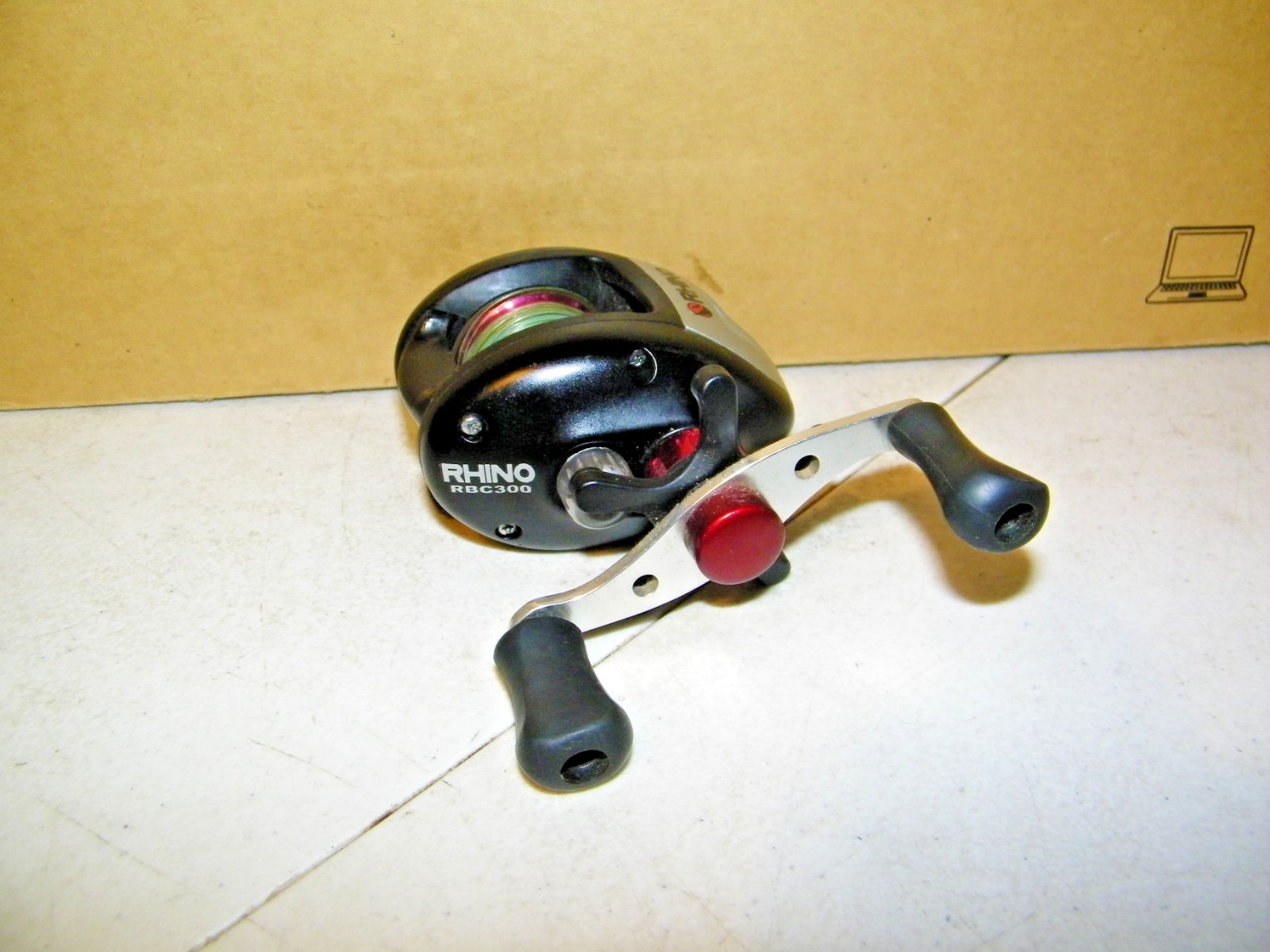 Rhino RBC300 Baitcasting Fishing Reel Great Condition