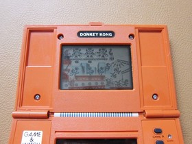 NINTENDO Donkey Kong Game and Watch in Good Condition (DK-52) 1982
