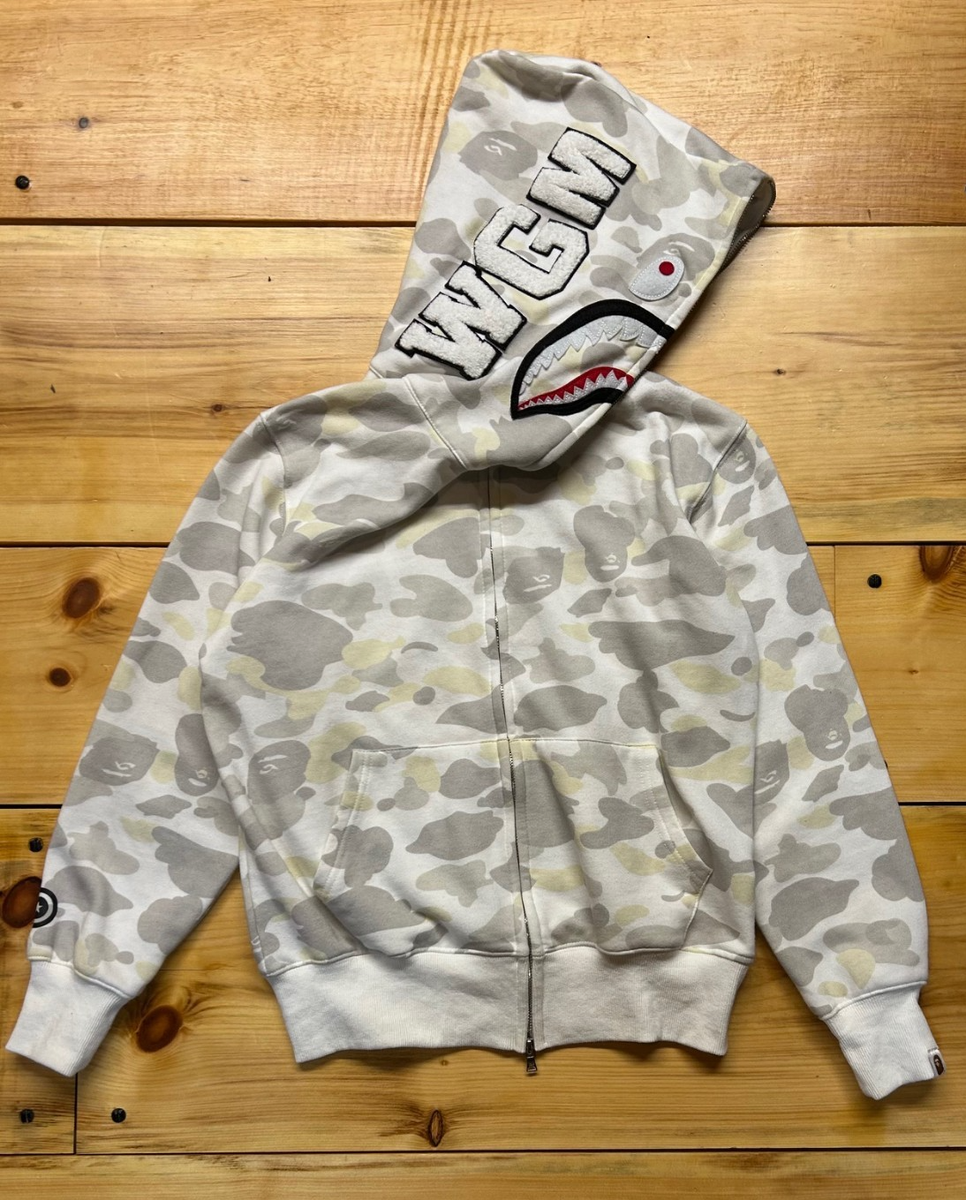 Men's White BAPE City Camo Shark Full Zip Hoodie - Medium (Broken