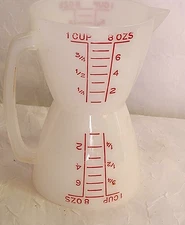 Vintage TUPPERWARE Wet/Dry Measuring Cup Two-Sided 8oz 1-Cup #860 Red Lettering