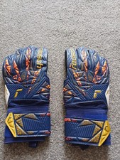 New Reusch Adults size 8.5 Attrakt Solid Blue & Gold Goalkeeper Gloves