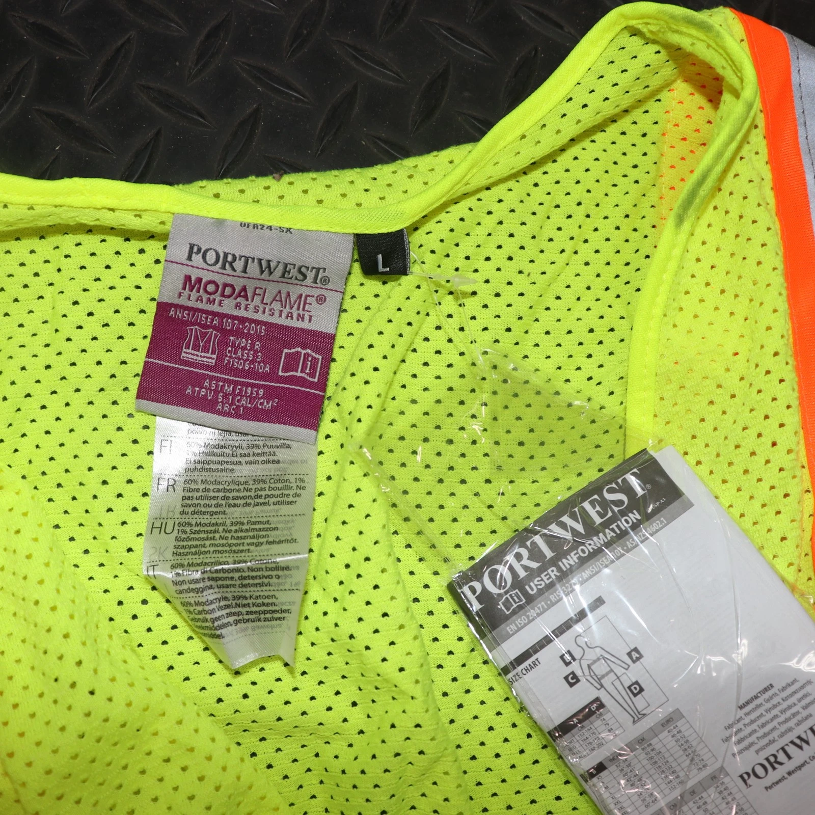 Portwest High Visibility Safety Vest Type R Class 3 F1506-10A Large 107-2015 image 3