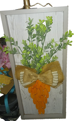 FARMHOUSE CARROT HANGING FRAME HANDMADE