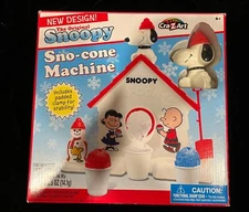 SNOOPY SNO-CONE MACHINE CRA-Z-ART PEANUTS SNOW CONE CRUSHED ICE