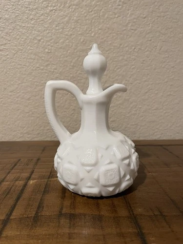 Vintage Westmoreland Milk Glass Cruet 1950’s Old Quilt Pattern