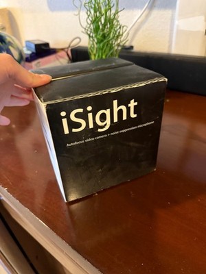Genuine Apple iSight Web Camera M8817LL/B with orignal packaging