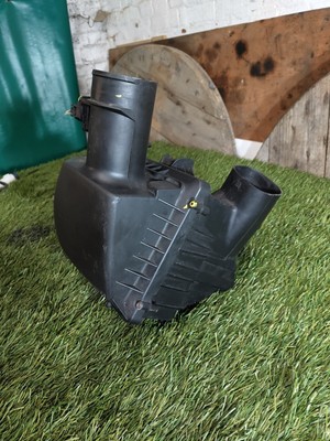 VAUXHALL VIVARO Air Filter Housing 2015 1.6 Diesel 93867738 for 