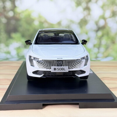 Voiture Miniature Peugeot 508L Échelle 1:18 – Modèle Alloy – Neuf