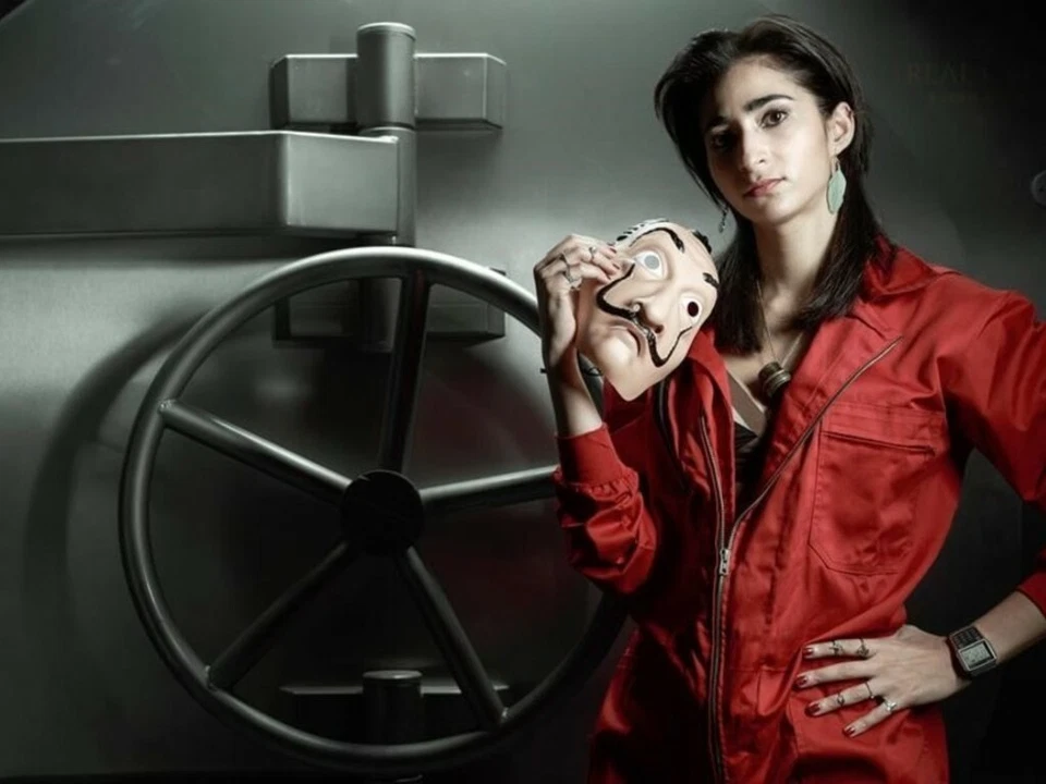 CASIO DBC-32D-1AES⎪Vintage EDGY⎪Calculadora⎪Reloj de Nairobi⎪LA CASA DE PAPEL - Immagine 2 di 4