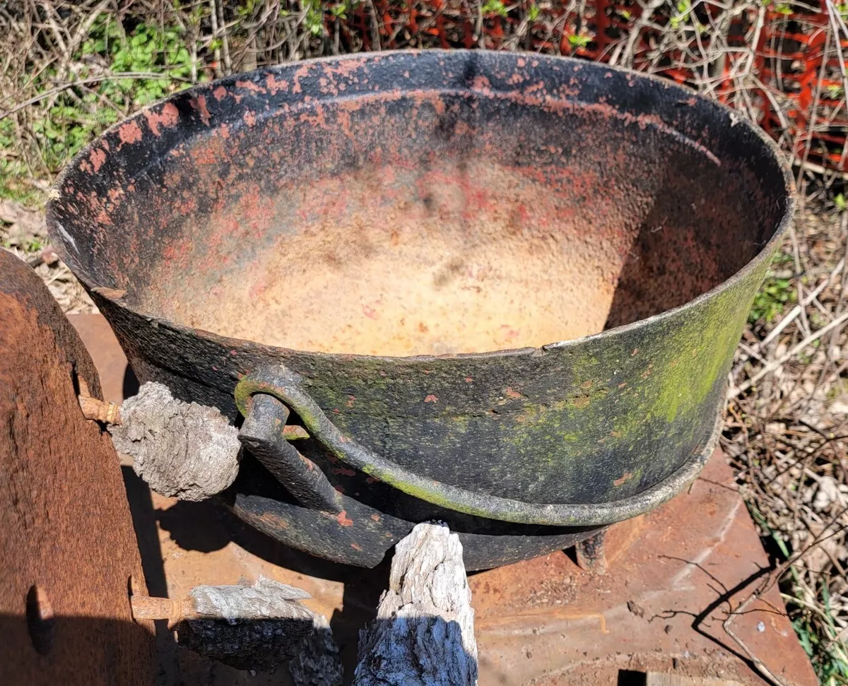 Cast Iron Caldron, Butcher Kettle, iron Pot, with drain hole.