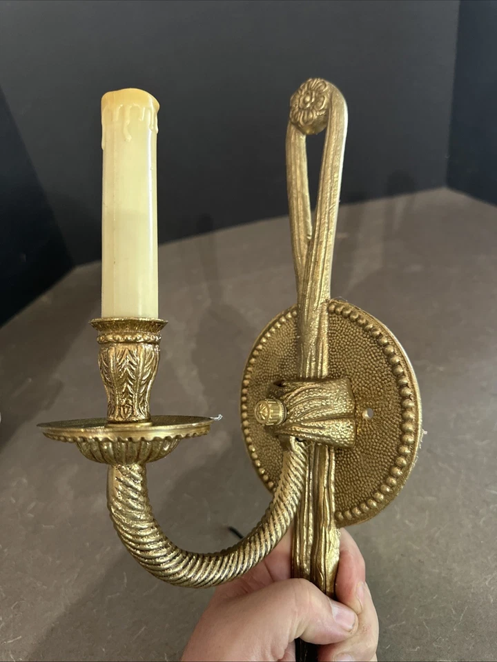 Aplique de pared vintage MCM Crystorama estilo Westbury 1 luz de latón antiguo Foto 4 de 4