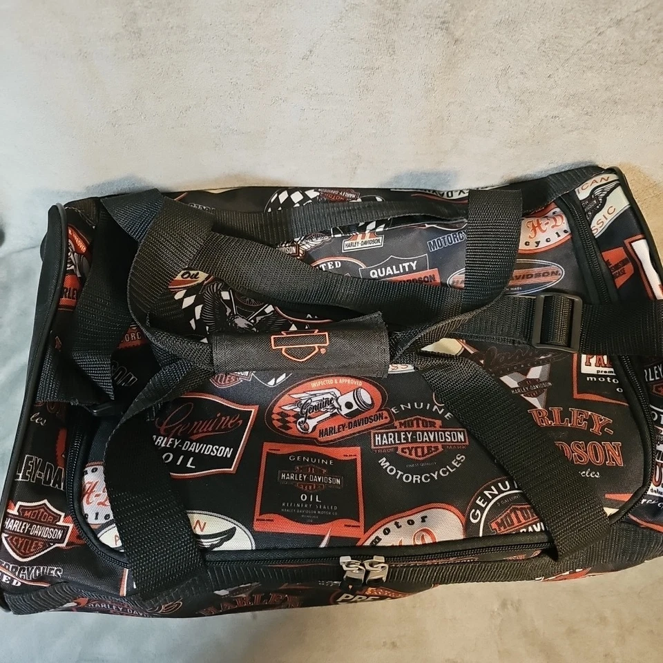 Harley Davidson Logo Sport Light-Weight Duffel Gym Travel Weekender Bag Logo AOP - Image 3 of 4