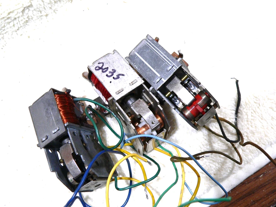 3 Lionel 100-25 E Unit Rebuilt / tested For Common Postwar Locomotives lot of 3 - Image 3 of 3