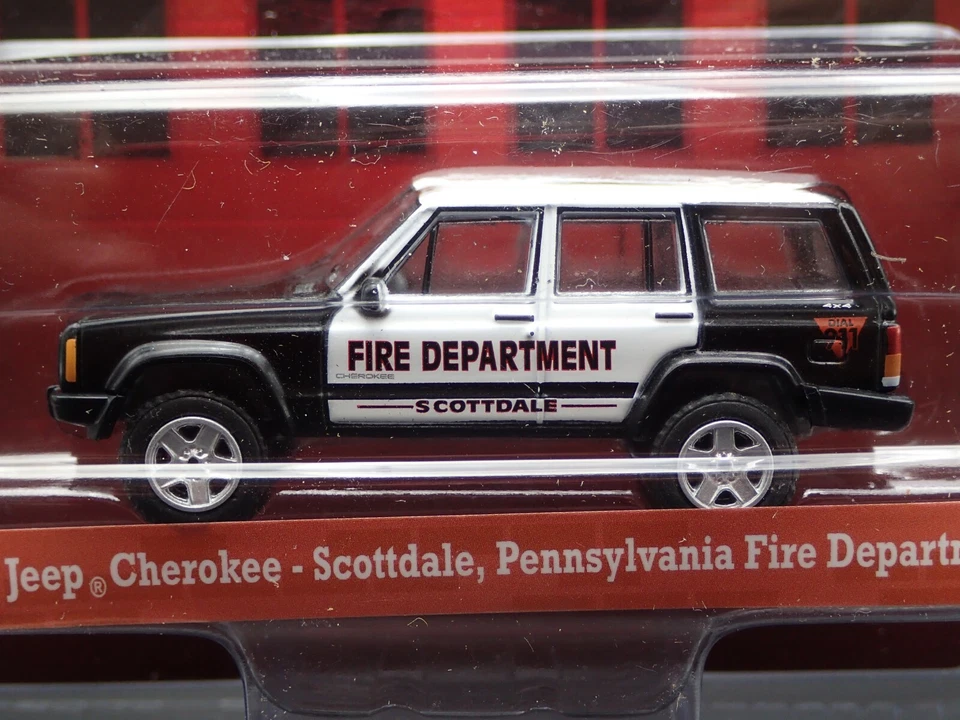 2022 GREENLIGHT 2000 JEEP CHEROKEE SCOTTDALE PENNSYLVANIA FIRE & RESCUE 2 - Image 2 of 4