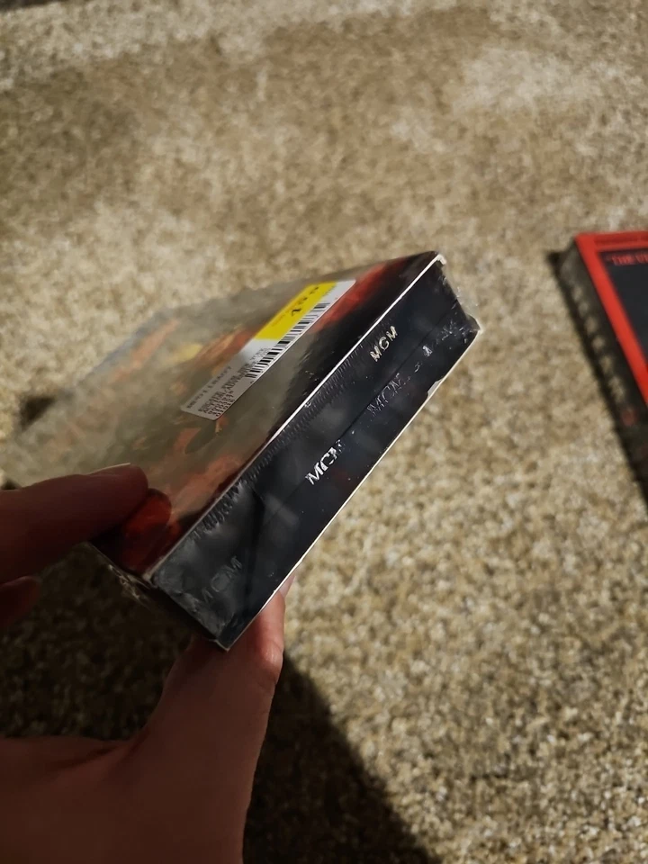 ESCAPE FROM NEW YORK- VHS MGM Movie Time SEALED  - Image 3 of 4