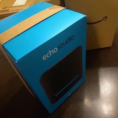 〈新品〉Amazon Alexa Echo Studio B07NQDQWW6 Amazon Echo Studio Smart Speaker with Alexa in Charcoal B07G9Y3ZMC