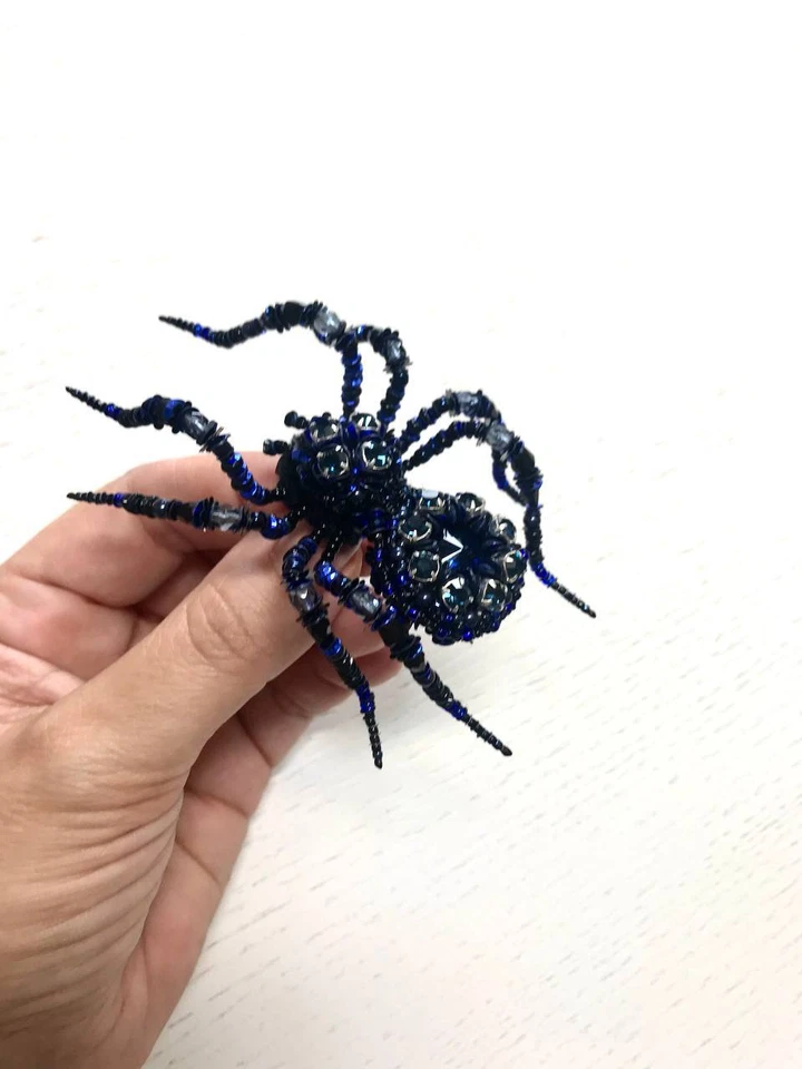 Blue Crystal Spider brooch Halloween gift Embroidered pin Bug jewelry Beaded ins - Image 4 of 4