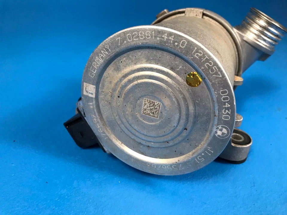 13-17 BMW F22 F30 F32 235I 335I 435I BOMBA DE AGUA ELÉCTRICA OEM Foto 4 de 4