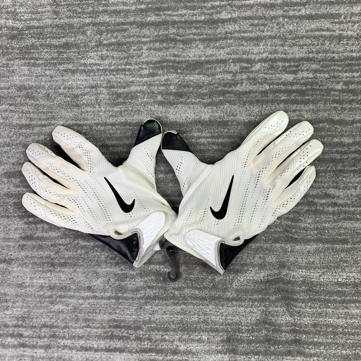 Nike football gloves clearance 219