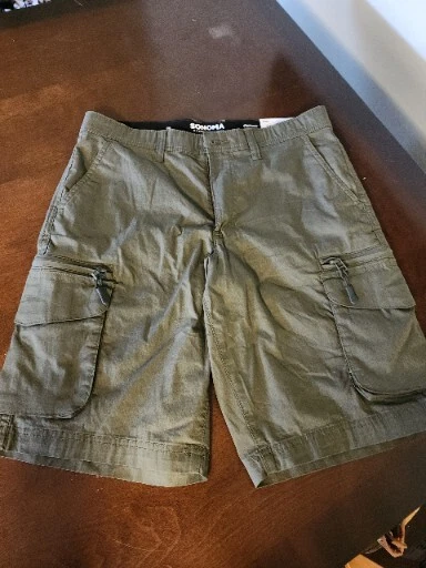 Sonoma Outdoor Cargo Shorts 10 In. Inseam. Olive Green Size 29. BNWT.