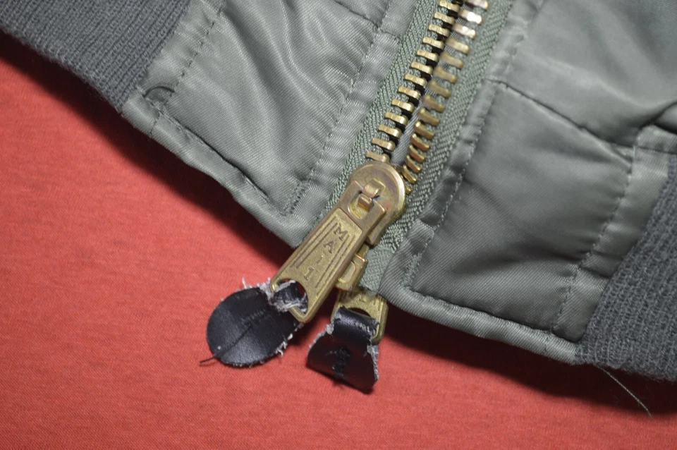 Jaqueta de voo Rothco MA-1 Flyers bombardeiro intermediário tamanho infantil GG - Imagem 4 de 4