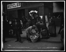 8" x 10" Photo Italian Bread peddlers, vendors, Food, Americans, Mulberry Street