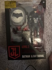 NEW McFarlane Justice League Level 3 Batman & Bat Signal Crowd Fund Affleck