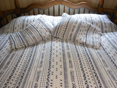 Lush Decor Hygge Striped Navy Blue & White Revisable 88''x 92''  3 Piece Quilt Set