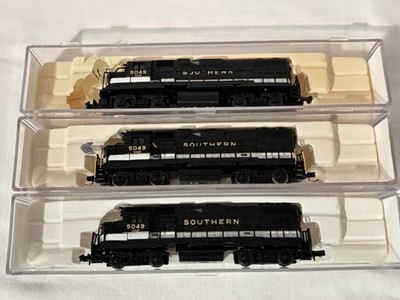 3x Bev-Bel N Scale Southern GP-38 #5049 Locomotives With Cases Need Repair