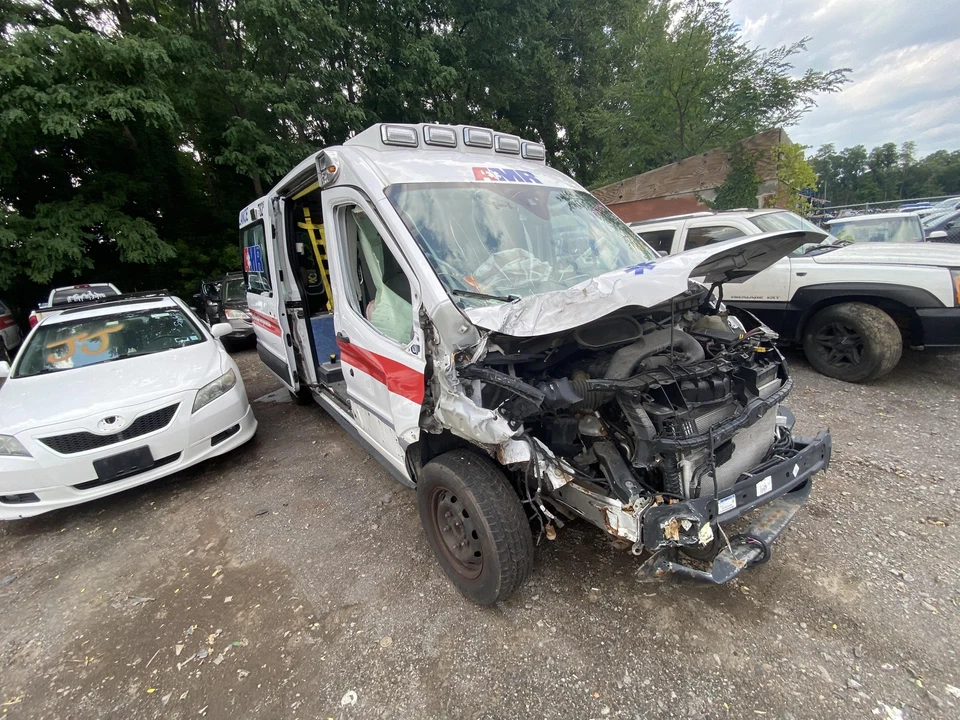 Brazo de control inferior delantero derecho usado delantero se adapta a: Ford Transit 250 2017 delantero Foto 3 de 4