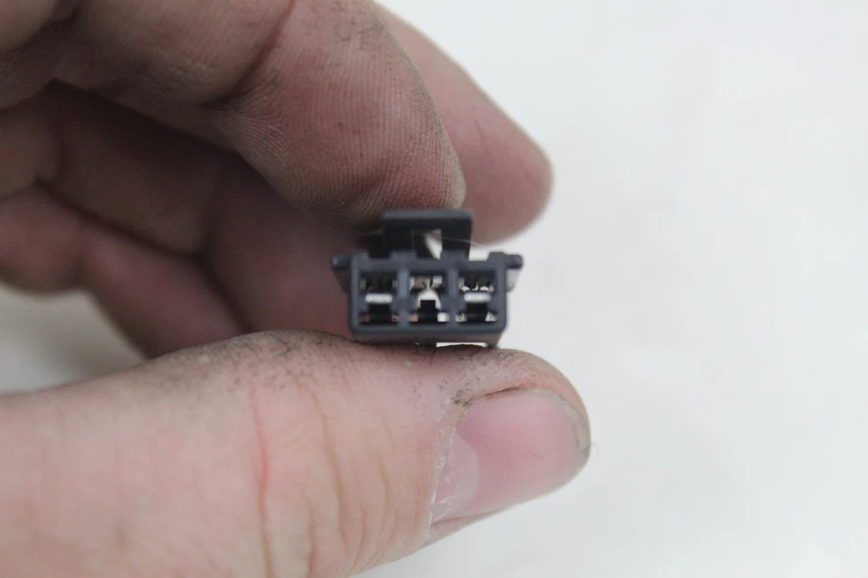 Luz de funcionamiento y carenado piloto marcador inferior delantero Yamaha YZF R6 06-07 50º OEM Foto 2 de 4