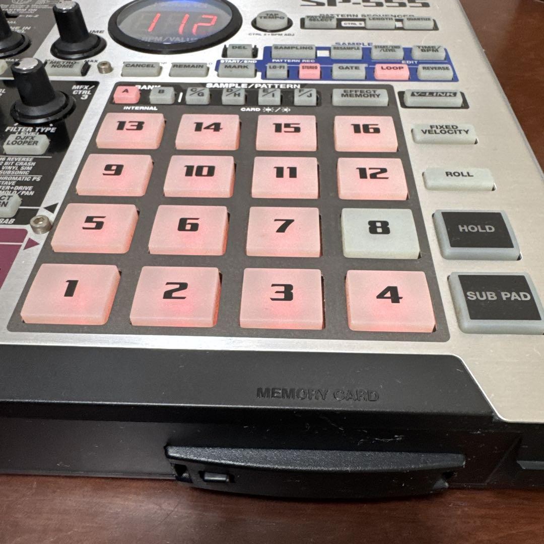 Roland SP-555 Sampler with High Performance and User