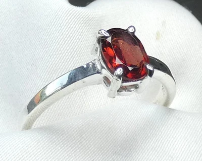 Ring 925 Silber Gr. 17,5 (55) facettierter,  ovaler Granat , Krallenfassung NEU - Bild 1 von 4