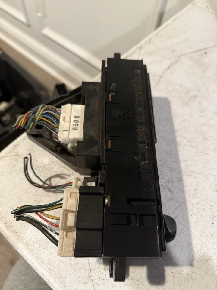 Controlador de clima de calefacción de aire acondicionado para Subaru Legacy 1995-1999 Foto 3 de 4