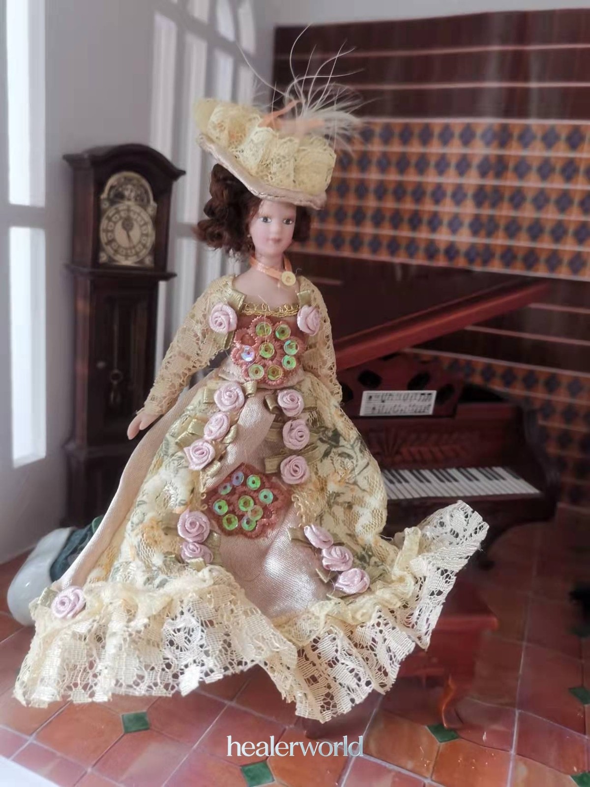Doll House Miniature 1/12 Scale Royal Princess Victorian Ceramic Dolls Girl Toy