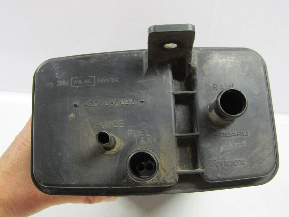 Bote de vapor Subaru Legacy Outback 2000-2004 OEM 42036AC020 Foto 4 de 4