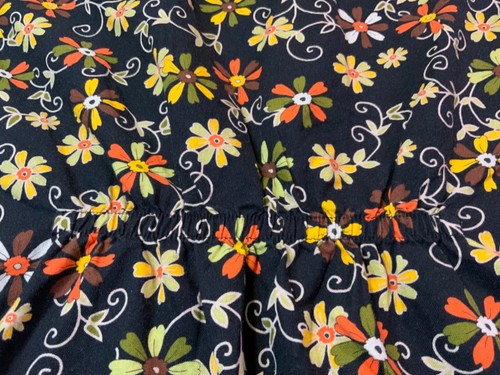 Women's H.Q. Scrub Top Sz S Black with Fall Flowers- Nice Looking!!* - Picture 5 of 6