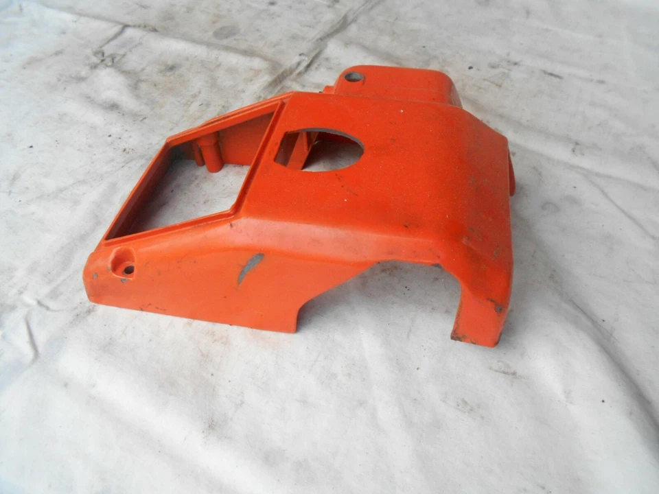 Cubierta de carburador cilindro superior motosierra Olympyk Olympic Oleo Mac 250 A 251 260 460 Foto 3 de 4